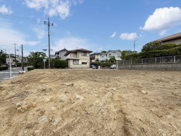 建築条件なしの売地です。お好きなハウスメーカーで建築していただけます。