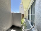 日差しの差し込むバルコニー