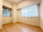 一日の疲れをいやしてくれる主寝室。時を忘れて過ごす場所として過ごせるお部屋です。