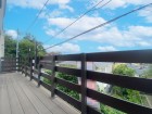 日差しの差し込むバルコニー