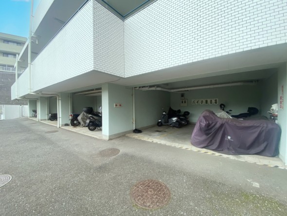 バイク置き場