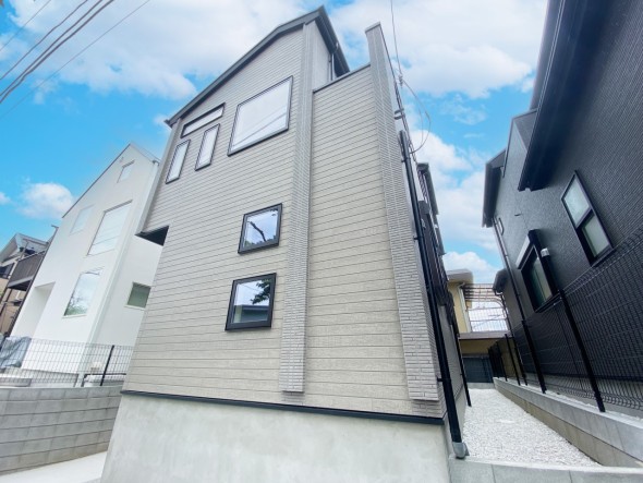 周辺は閑静な住宅街につき落ち着いた環境です。