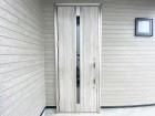 お客様をお迎えする玄関は落ち着いた雰囲気。