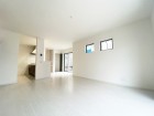 家族と過ごす時間を大切にしたい方にぴったりの明るくゆとりある住空間です。