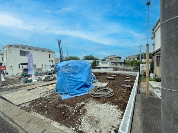 住む人を映し出す洗練された佇まいは、いつまでも輝き続けながらいつしか街の風景に溶け込んでいきます。