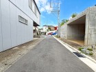 整備された前面道路です。