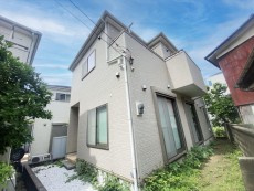 周辺は閑静な住宅街につき落ち着いた環境です。