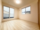 明るくあたたかな居室では、朝の目覚めも気持ちよく起きられます。