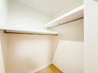 しっかりサイズのクローゼット収納付き。