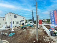 爽やかな青空の下に贅沢なほどに降り注ぐ陽光、豊かな居住性と、クオリティが見事に調和した住空間は、住まうことの喜びを感じさせてくれ