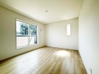 洋室7.5帖。一日の疲れをいやしてくれる主寝室。時を忘れて過ごす場所として過ごせるお部屋です。
