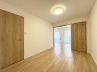 一日の疲れをいやしてくれる主寝室。時を忘れて過ごす場所として過ごせるお部屋です。