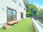 開放的なお庭。バーベキューやお子様との遊び場に。