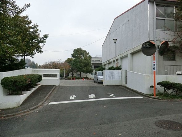 小学校 550m 今宿南小学校