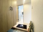 玄関横にはシューズボックスもございます。
