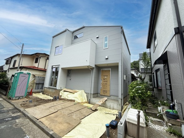 周辺は閑静な住宅街につき落ち着いた環境です。