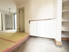 玄関横にはシューズボックスに加え、シューズクロークもございます。