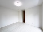 一日の疲れをいやしてくれる主寝室。時を忘れて過ごす場所として過ごせるお部屋です。