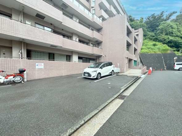 周辺は閑静な住宅街につき落ち着いた環境です。