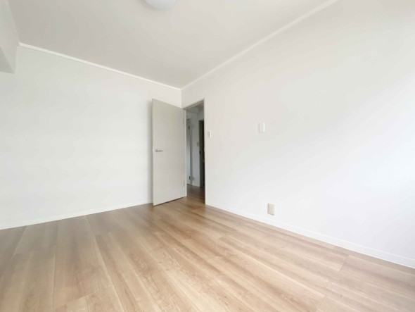一日の疲れをいやしてくれる主寝室。時を忘れて過ごす場所として過ごせるお部屋です。