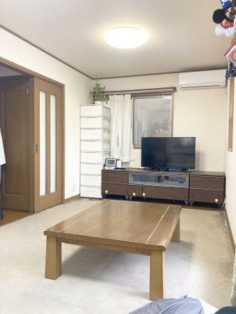 家族と過ごすひと時を優しく包み込むリビングダイニング。