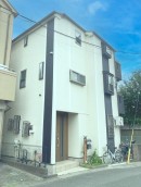 爽やかな青空の下に贅沢なほどに降り注ぐ陽光、豊かな居住性と、クオリティが見事に調和した住空間は、住まうことの喜びを感じさせてくれ