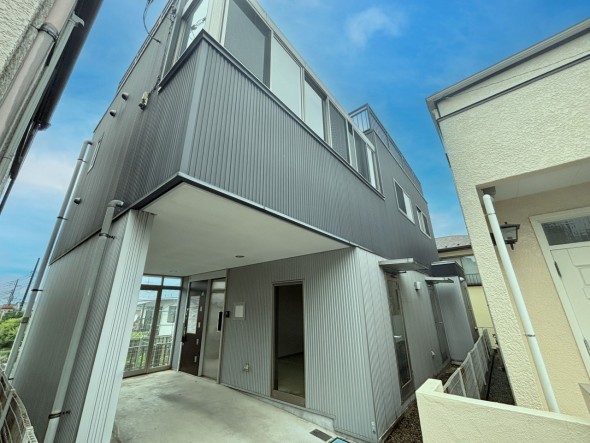 周辺は閑静な住宅街につき落ち着いた環境です。