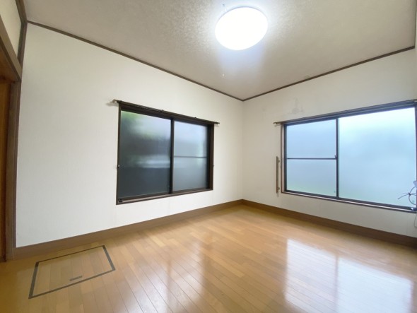 一日の疲れをいやしてくれる主寝室。時を忘れて過ごす場所として過ごせるお部屋です。
