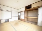 客間やお子様の遊び場として多用途にお使い頂けます。  