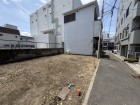 青空広がる解放感ある立地です。
