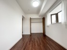 明るくあたたかな居室では、朝の目覚めも気持ちよく起きられます。