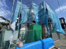 爽やかな青空の下に贅沢なほどに降り注ぐ陽光、豊かな居住性と、クオリティが見事に調和した住空間は、住まうことの喜びを感じさせてくれ