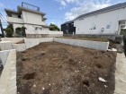 ふりそそぐ陽射しと青空を背景に、更なる美しさを醸す開放的な空間。