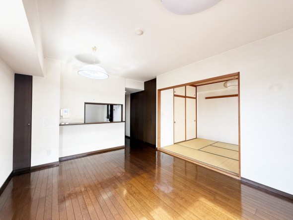 家族と過ごす時間を大切にしたい方にぴったりの明るくゆとりある住空間です。