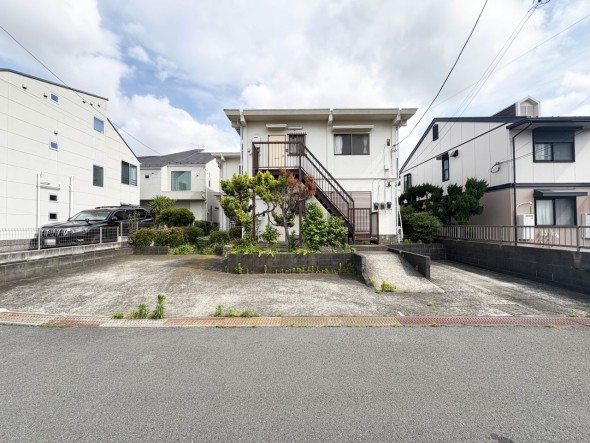 周辺は閑静な住宅街につき落ち着いた環境です。