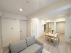 みんなが集い、食事と楽しい会話が始まる。話に夢中になりすぎて、ついつい時を忘れてしまう。そんな束の間の幸せを感じさせてくれる場所