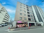 爽やかな青空の下に贅沢なほどに降り注ぐ陽光、豊かな居住性と、クオリティが見事に調和した住空間は、住まうことの喜びを感じさせてくれ