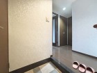 シューズインクローゼットのある玄関。