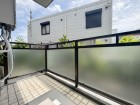 日差しの差し込むバルコニー