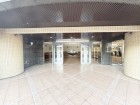 お客様をお迎えする玄関は落ち着いた雰囲気。帰り着くたびに洗練されたテイストの空間に迎えられ誇りと喜びを感じる玄関まわりです。