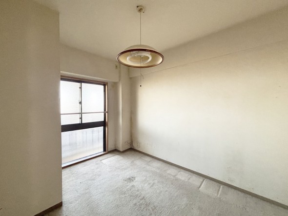 一日の疲れをいやしてくれる主寝室。時を忘れて過ごす場所として過ごせるお部屋です。