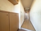 玄関横にはシューズボックスもございます。