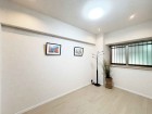 一日の疲れをいやしてくれる主寝室。時を忘れて過ごす場所として過ごせるお部屋です。