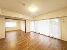 LDK16.4帖。のびのびとくつろげるリビングは、家族のコミュニケーションの場として、みんなが集まる一番の場所に。