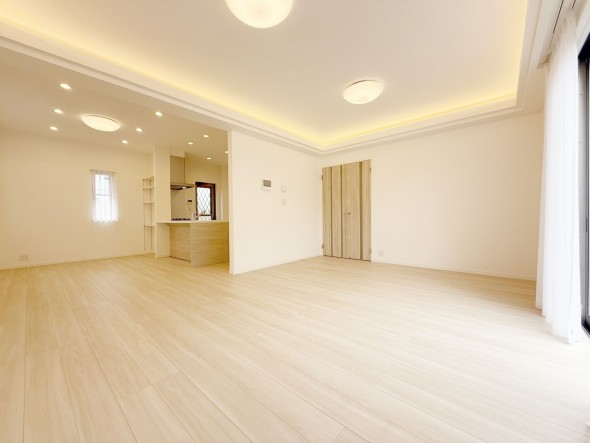 家族と過ごす時間を大切にしたい方にぴったりの明るくゆとりある住空間です。
