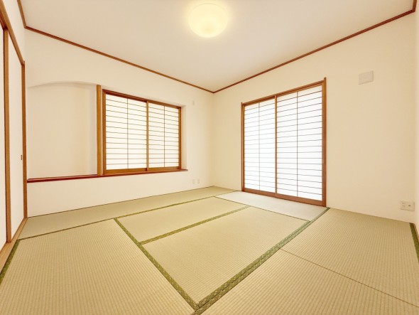 客間やお子様の遊び場として多用途にお使い頂けます。  