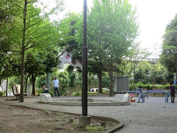 公園 750m 荏子田朝霧公園