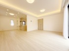 家族と過ごす時間を大切にしたい方にぴったりの明るくゆとりある住空間です。