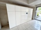 宅配ボックスがあるためご不在時であってもお帰りの際に大きな荷物をお受け取りいただけます。