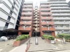 爽やかな青空の下に贅沢なほどに降り注ぐ陽光、豊かな居住性と、クオリティが見事に調和した住空間は、住まうことの喜びを感じさせてくれ